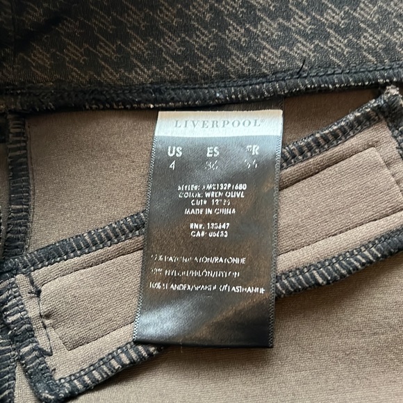 Liverpool legging in olive and black houndstooth print. Size 4 ❤️ - Picture 5 of 5